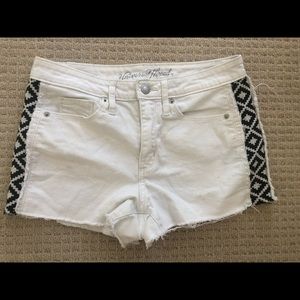 Universal Thread white shorts